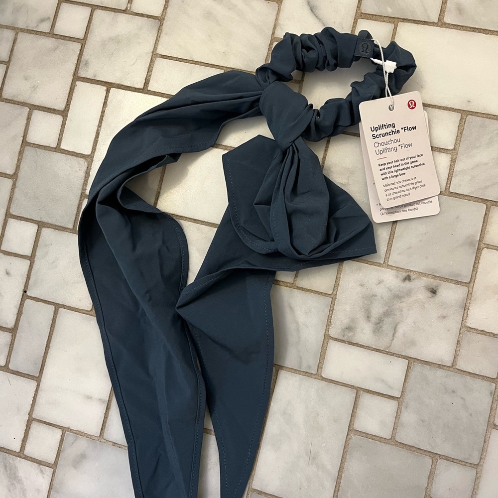 Lululemon scrunchie hair tie, new with tags!